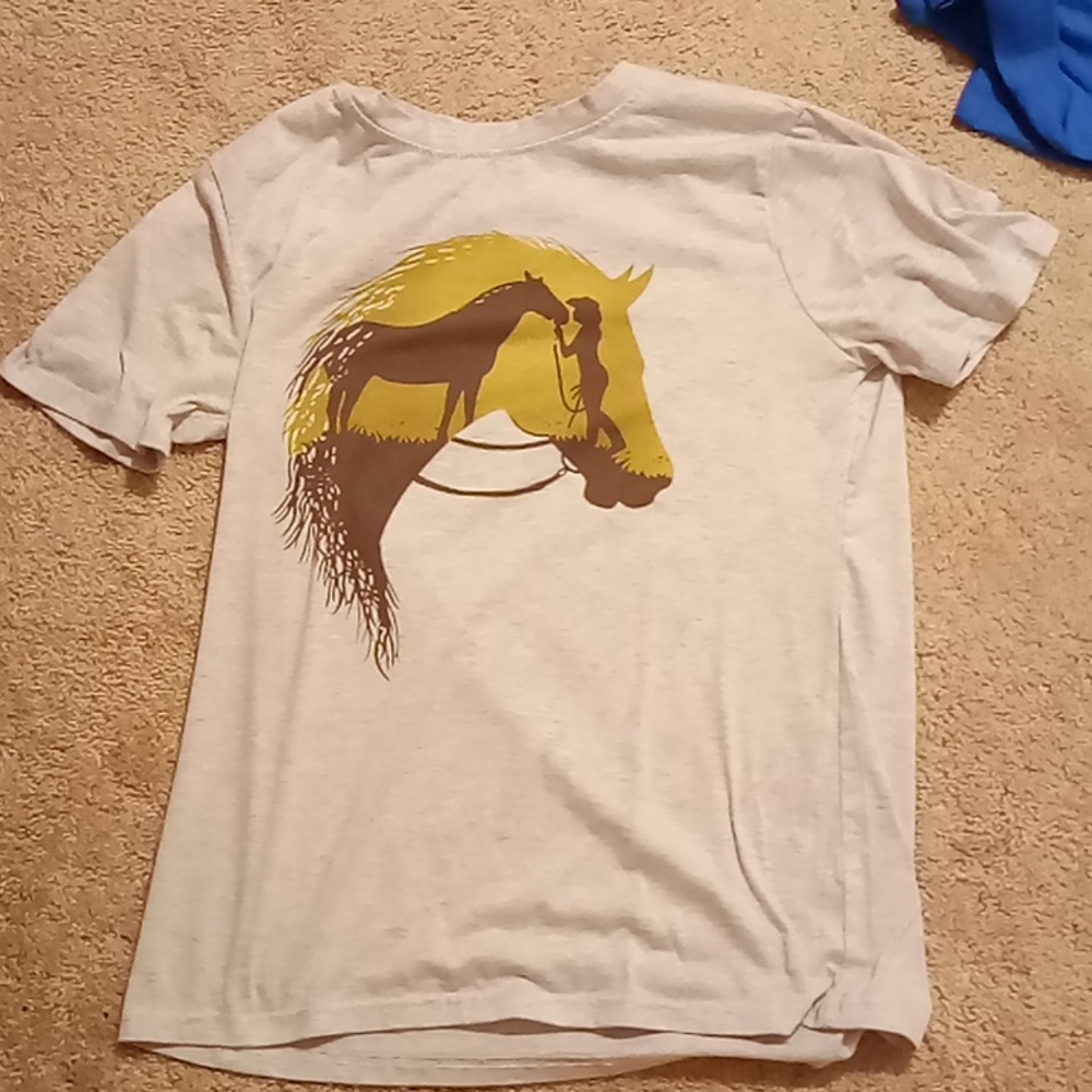 Gray girl with horse t-shirt
